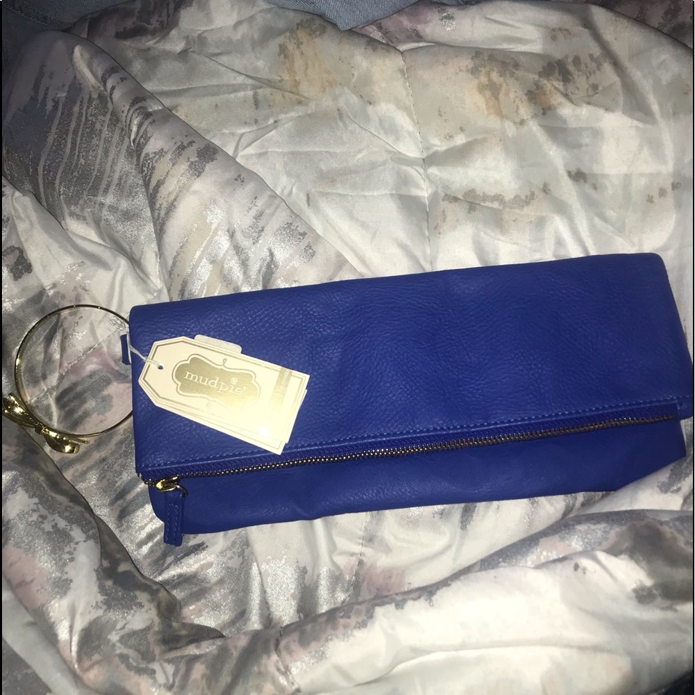 CUTE CONVERTIBLE BLUE CLUTCH